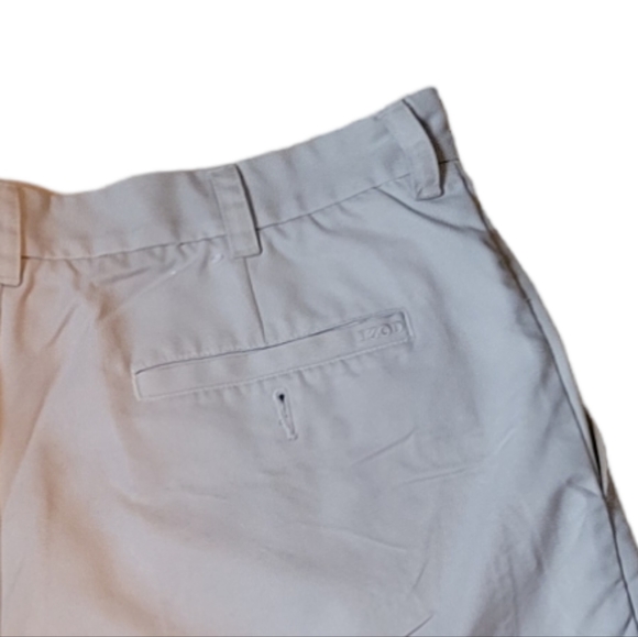 Izod mens front pleated zip/top button, front and back pocket shorts. - Picture 3 of 4